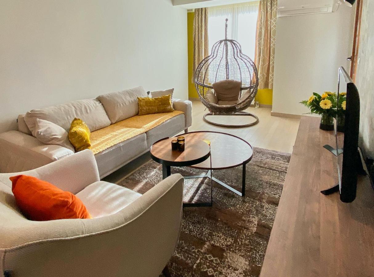 Stylish Apartment, Skopje Centre - Private Parking - Panoramic Views Exterior photo